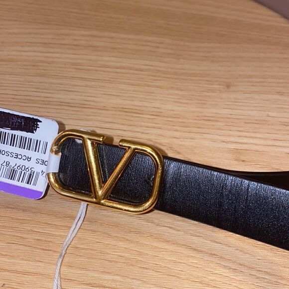 Valentino REVERSIBLE SIGNATURE BELT/GLOSSY CALFSKIN 30 MM SMOKEY/ NEW $6… - Picture 13 of 16